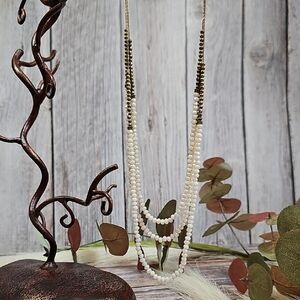 VINTAGE INSPIRED TRIPPLE STRAND TIERED BEADED NECKLACE